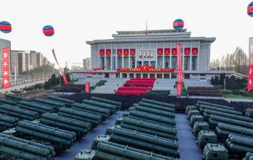 Ким Чен Ын лично протестировал одну из новых 600-мм РСЗО, переданных армии