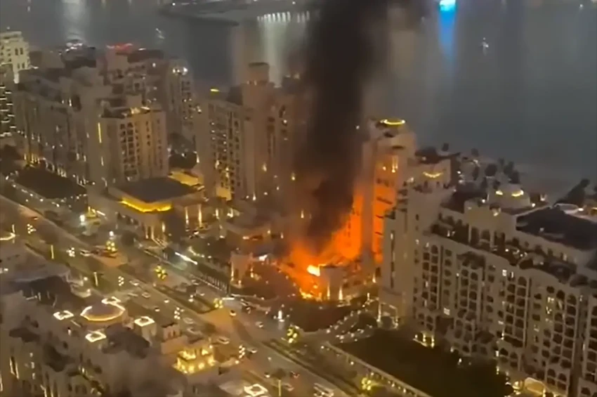 В отеле Дубая начался пожар после падения ракеты, БПЛА летят в Бурдж-Халифу