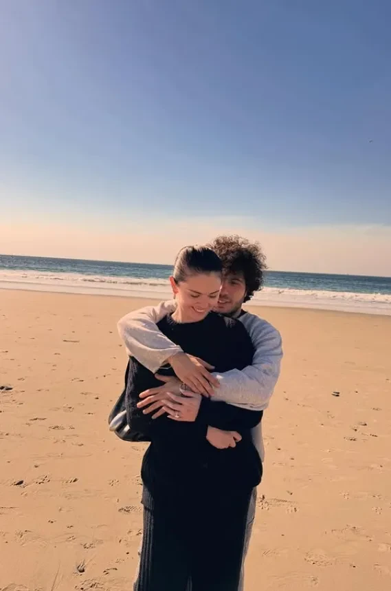 "У меня до сих пор бывают приступы мании". Селена Гомес рассказала о своём биполярном расстройстве