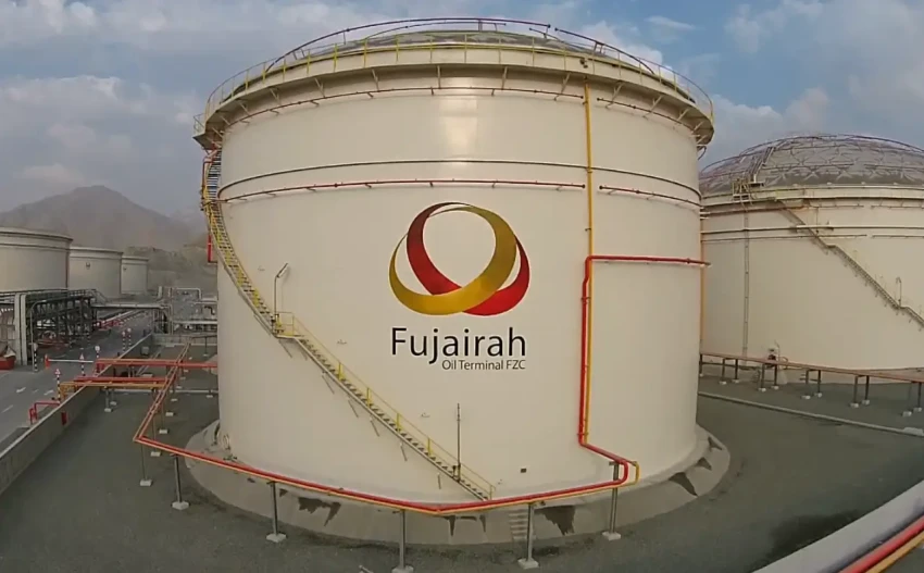 Нефть в огне: По нефтехранилищу в Фуджейре прилетели «Шахеды»