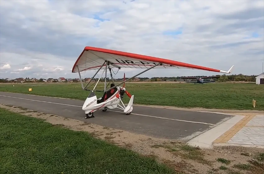 Украинец перелетел на мотодельтаплане в Румынию, чтобы скрыться от ТЦК