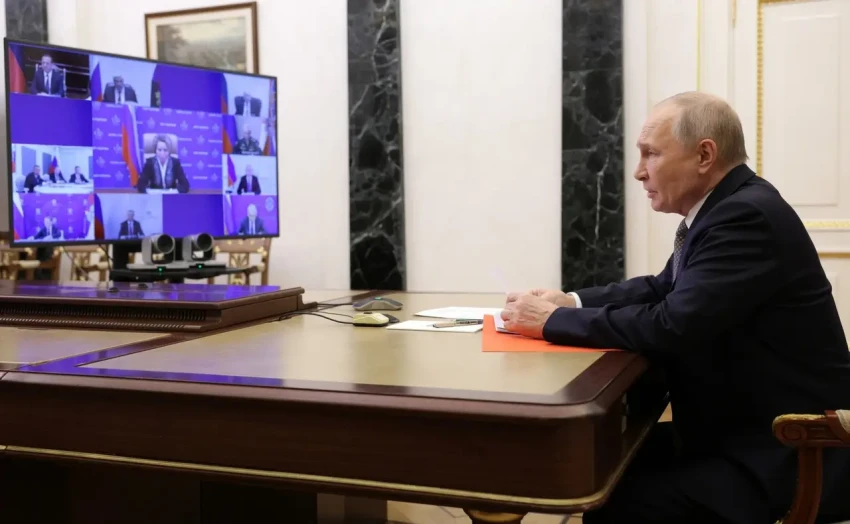 Путин обсудил с членами Совбеза меры дополнительной защиты инфраструктуры