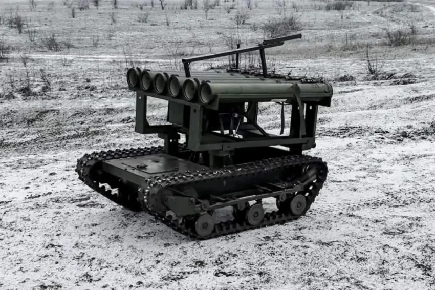 Платформа с огнемётами: наземный РТК «Рой»