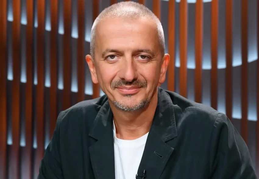 Константин Богомолов заключил контракт с ГИТИСом на 250 тысяч рублей спустя 10 дней после отставки из Школы-студии МХАТ